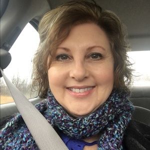 Meet your Posher, Debbie